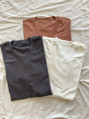 Simple loose fit short sleeve t-shirt