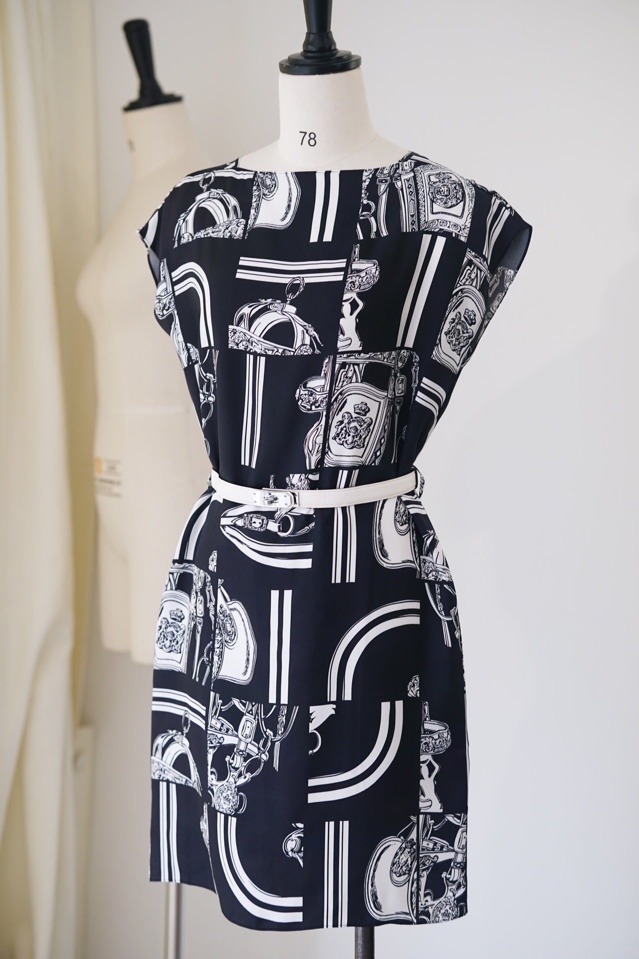 24 Spring and Summer Black and White Chain Silk Jacquard Short Dress