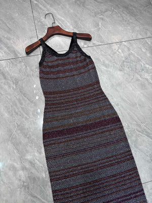 Long dress in zigzag knit with crochet-effect weave